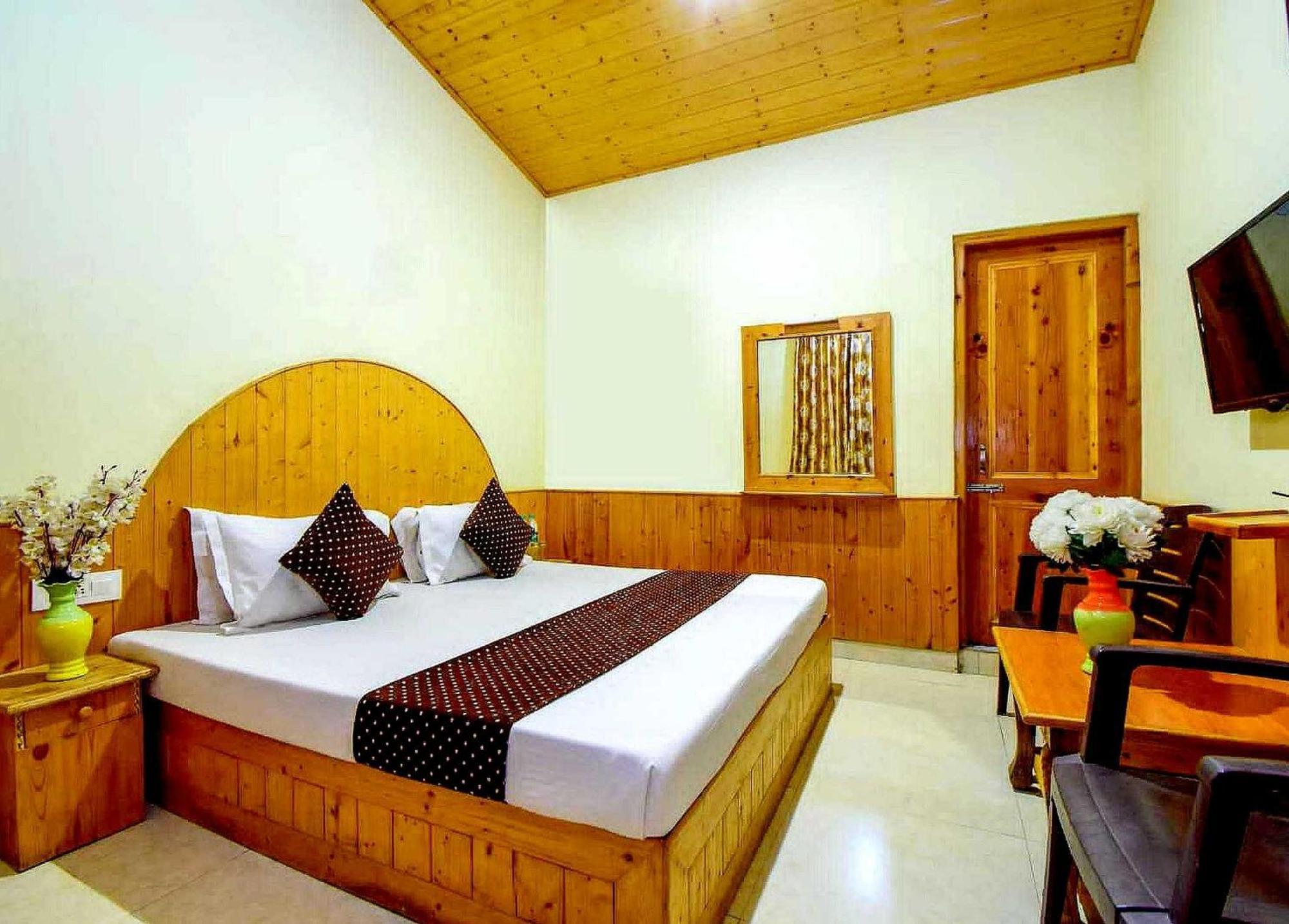 Oyo Flagship 82405 Cochin Villa Manali  Exterior photo
