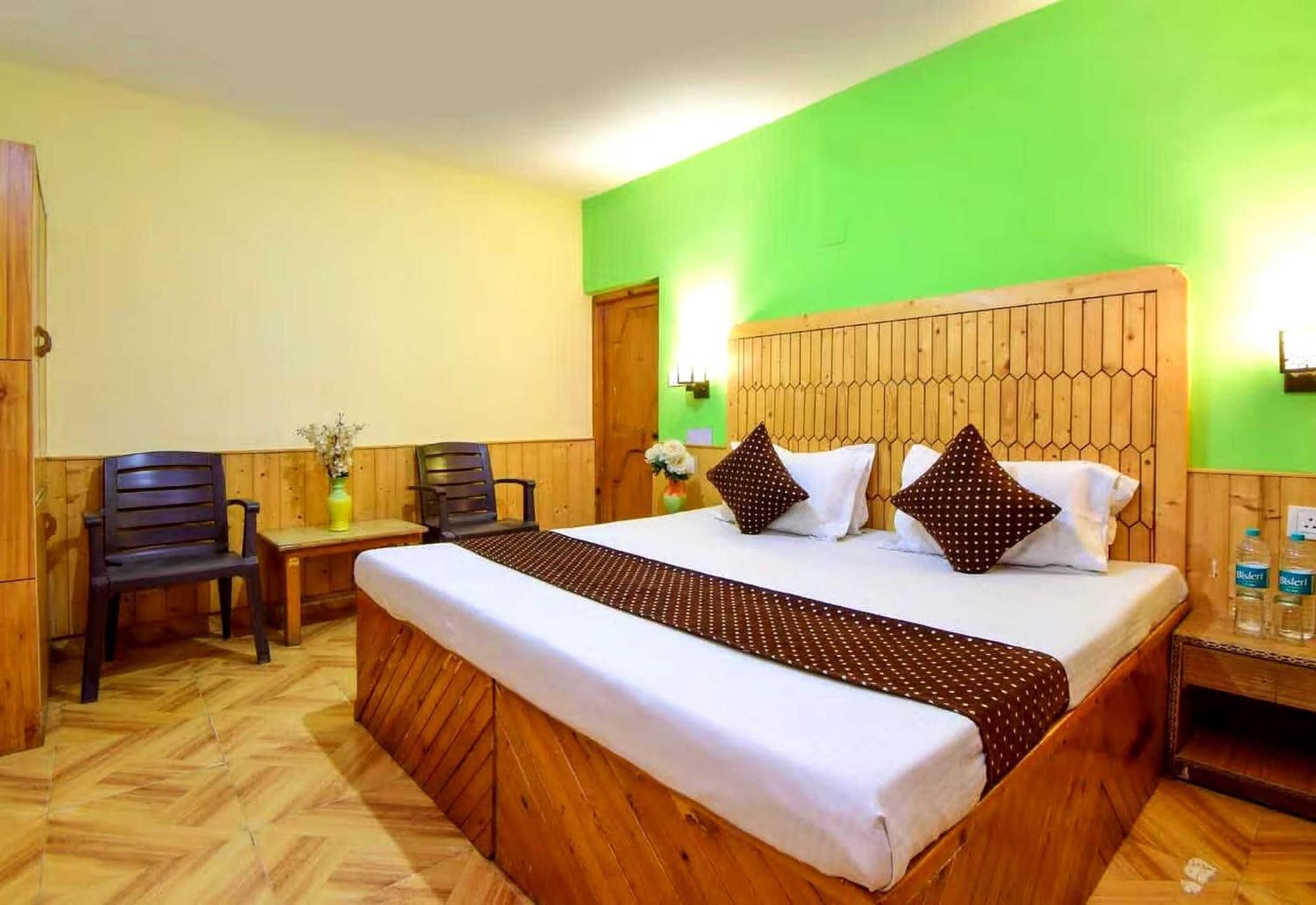 Oyo Flagship 82405 Cochin Villa Manali  Exterior photo
